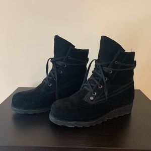 Bearpaw boots - size 10